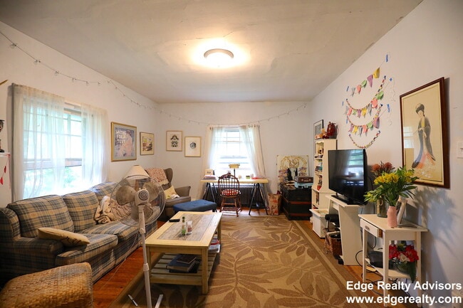 Photo - 132 Kilsyth Rd Unit 2