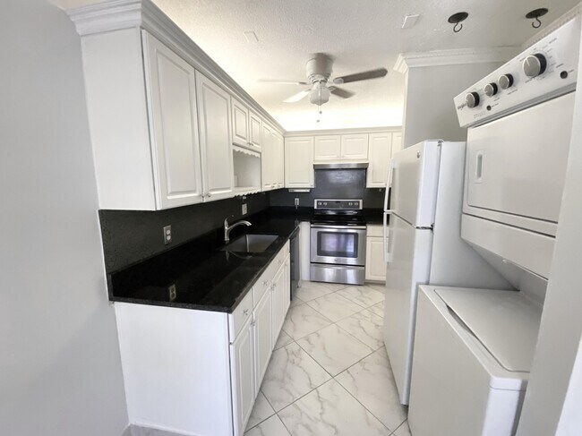 Photo - 2480 Juniper Dr Unit 204
