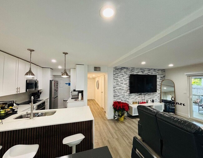 Photo - 8000 NW 74th Terrace