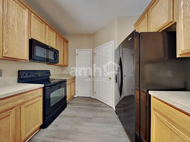 Photo - 250 Westbrooke Rd