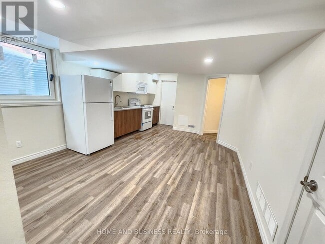 Photo - 971 Fogerty St