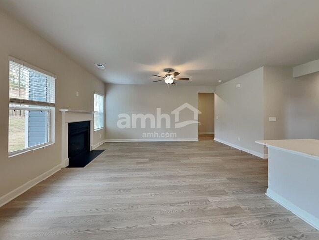 Photo - 206 Granby Trl