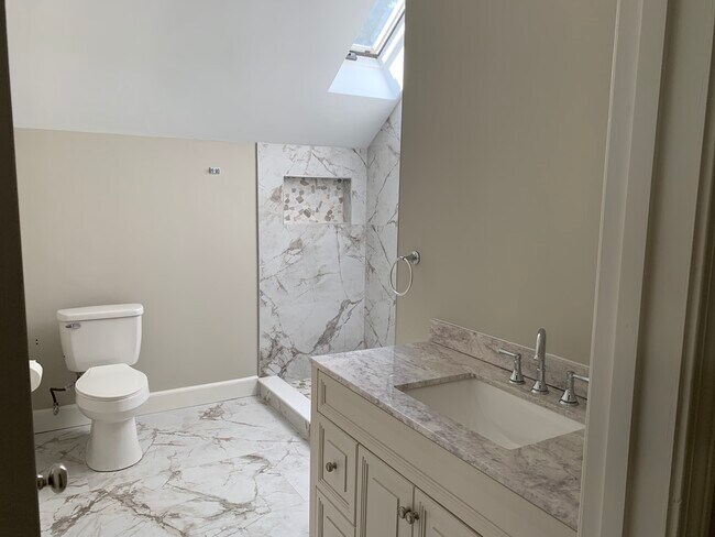 Photo - 28 Lantern Ln