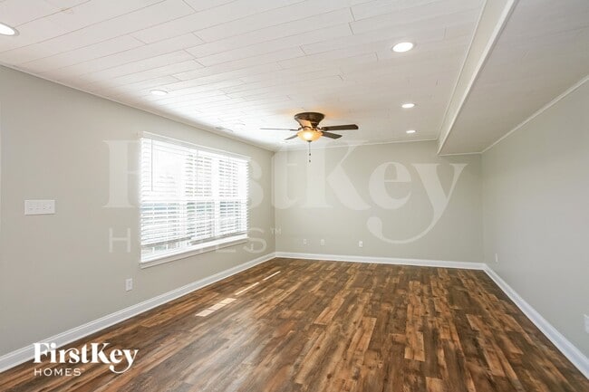 1049 Arabian Way
