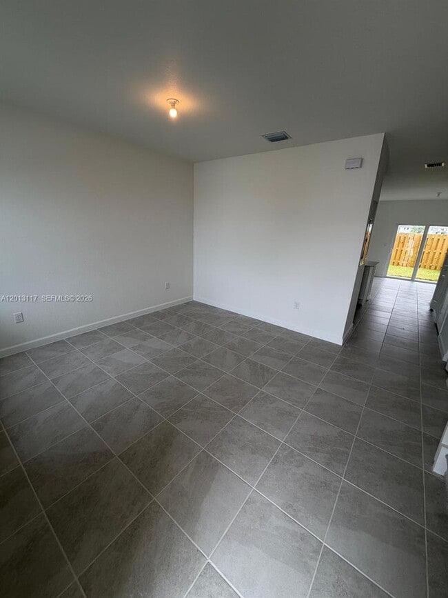 Photo - 2643 SE 27th St