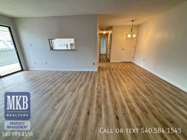 Photo - 2527 Gatehouse Ln