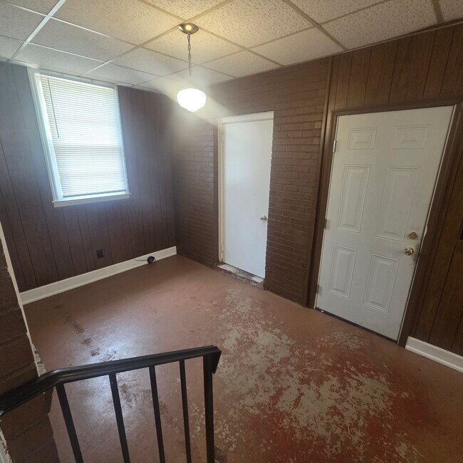 2916 Walden Dr