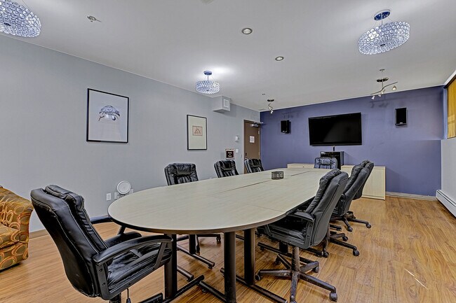 Photo - 1Ten On Whyte - Student Living