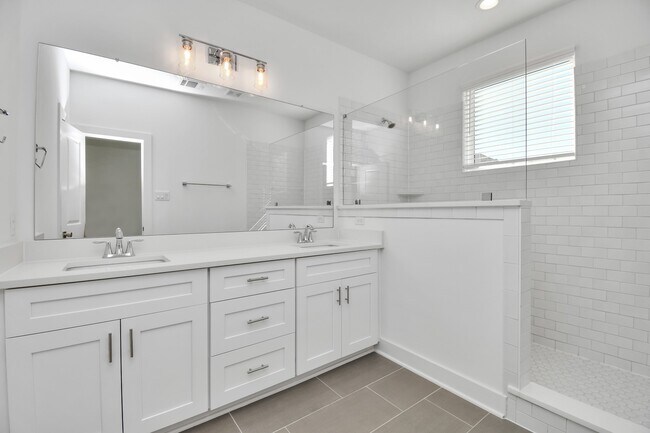 Photo - 9016 Laverne Laurel Ln