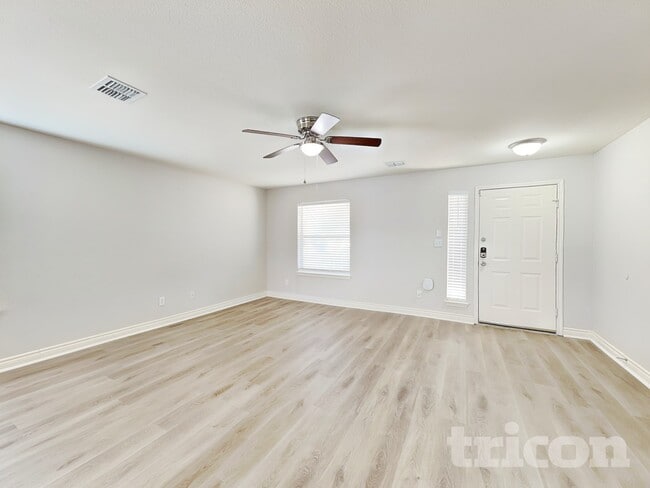 Photo - 9707 Marbach Bend