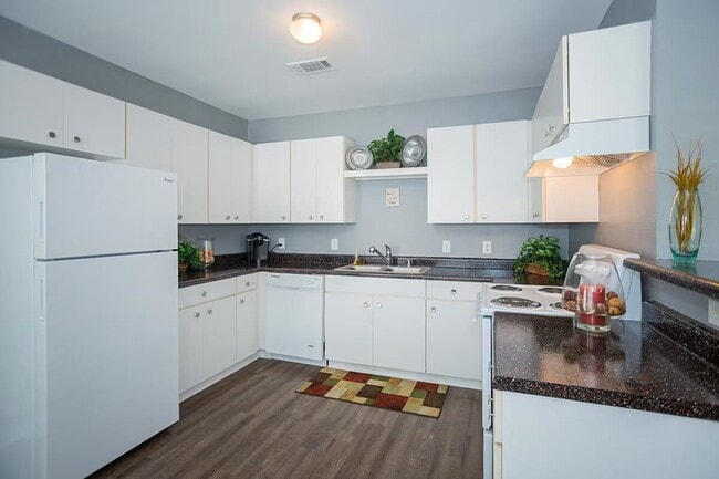 Photo - Spacious & Stylish 2 Bed — 1 Month Free! Unit CAVE