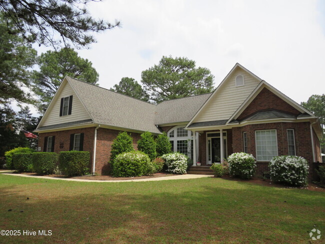 Building Photo - 10 Winding Trail Rental