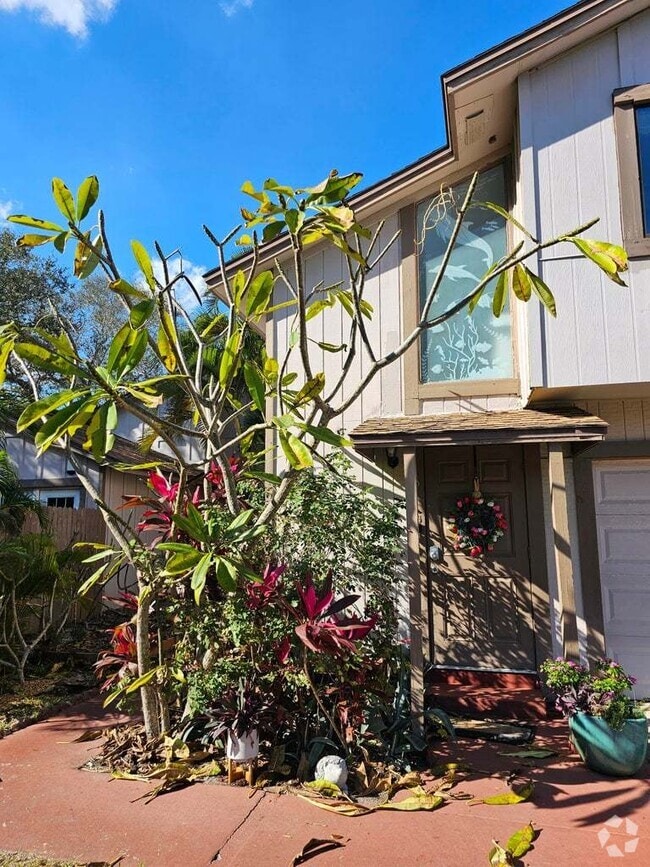 Building Photo - 5 Fairway Dr Rental