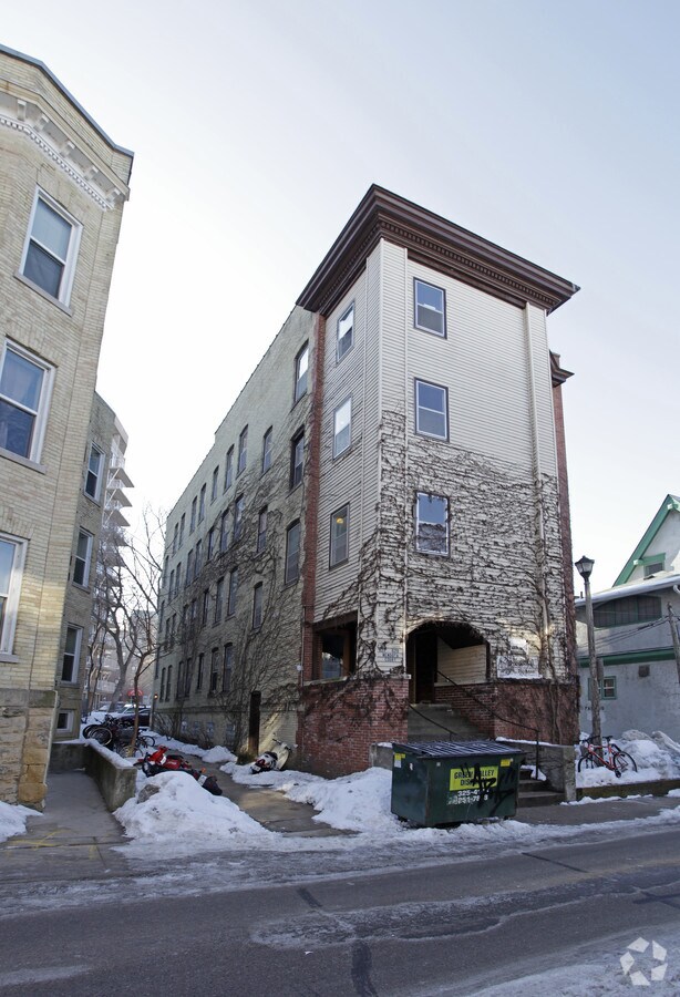 Photo - 627-629 Mendota Ct