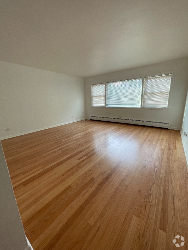 Building Photo - 6241 W Montrose Ave Rental