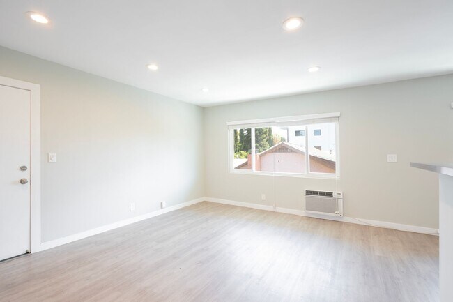 Photo - 5622 La Mirada Ave