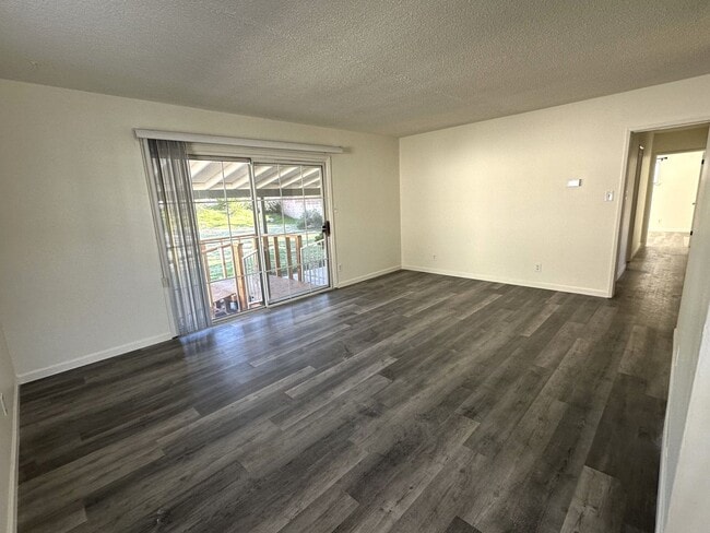 Photo - 10206 Hillview Ave