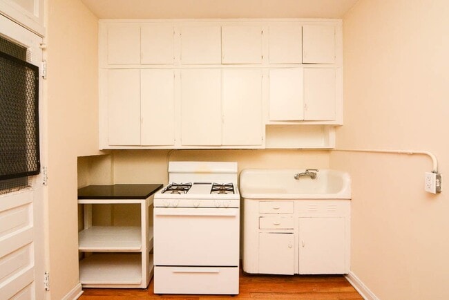 Photo - 4422 N Wolcott Ave Unit B3