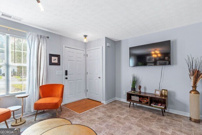 1327 Hollenbeck Ln
