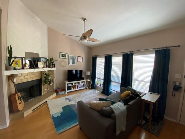 Photo - 2901 San Jacinto Blvd Unit 305