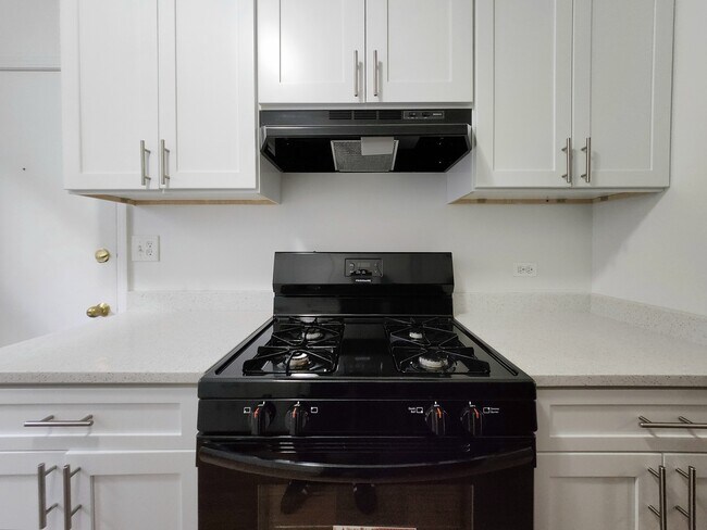 Photo - 3221 W Diversey Ave