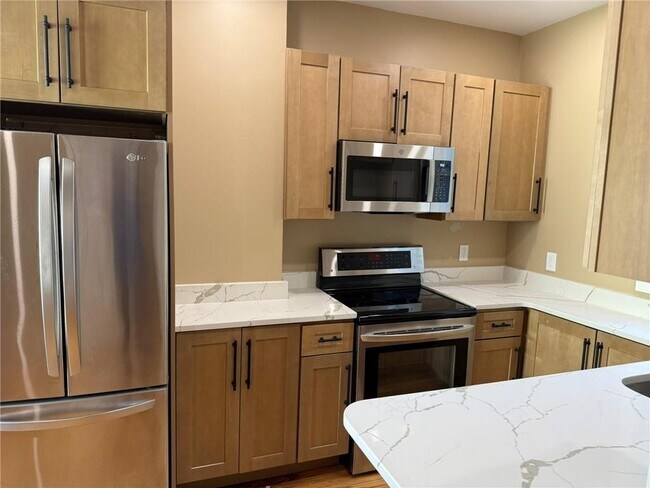 Building Photo - 33 Ann St