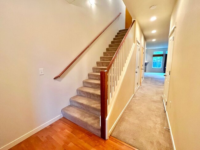 Photo - LOVELY GRESHAM TOWNHOME, GREAT LOCATION!