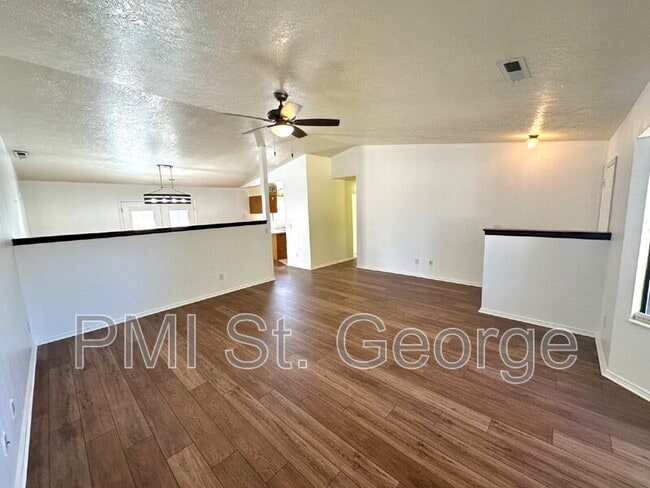 Photo - 3059 Bayberry Cir