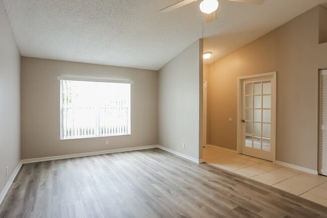 Photo - 11117 Lakeaire Cir