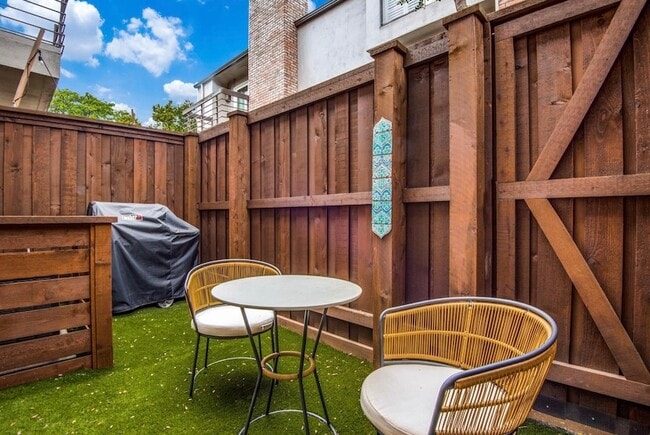 Photo - 3940 Buena Vista St Unidad 302C