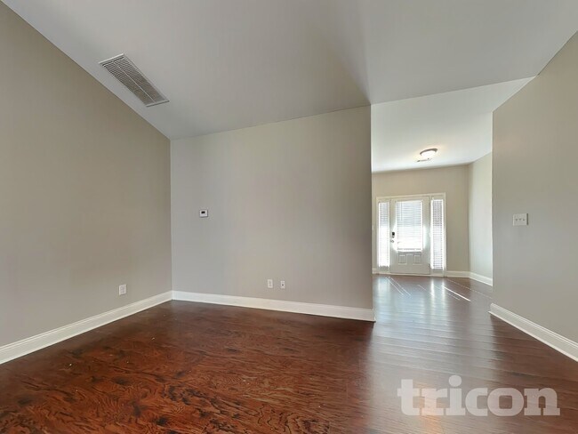 Photo - 249 White Creek Dr