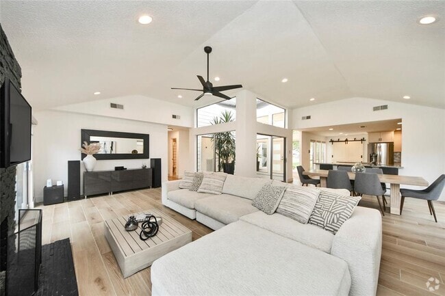 Building Photo - 4411 Hickory Downs Dr Rental