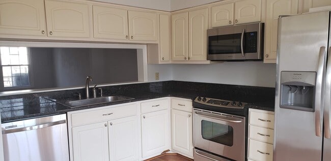 Building Photo - 4612 Stonebridge Ln Rental