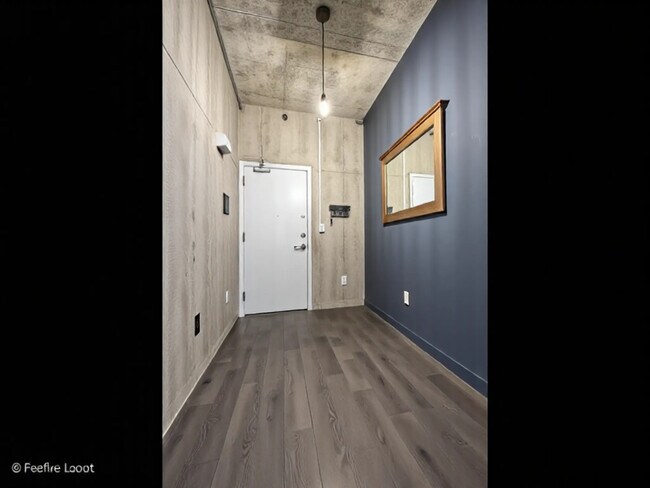 Photo - 321 S Sangamon St