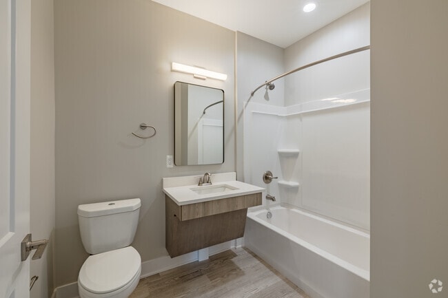 1BR, 1BA - 754SF - Bathroom