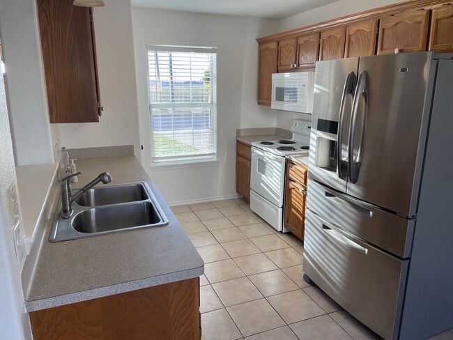 Photo - 2404 Thomas St