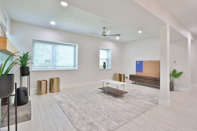 Photo - 1901 Morrill St