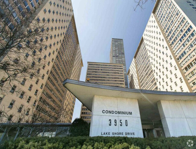 Building Photo - 3950 N Lake Shore Dr Rental