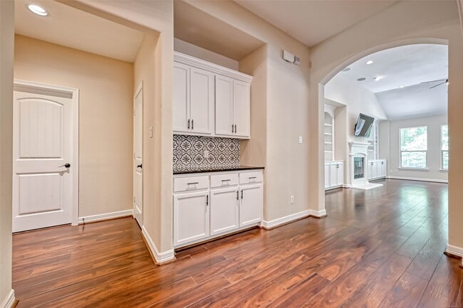 Photo - 150 W Heritage Mill Cir