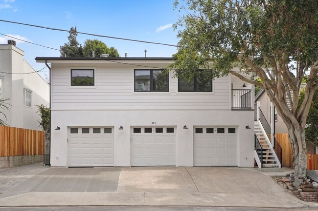 Building Photo - PALM Unit A