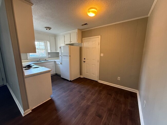 Photo - 808 Crawford St S Unit A