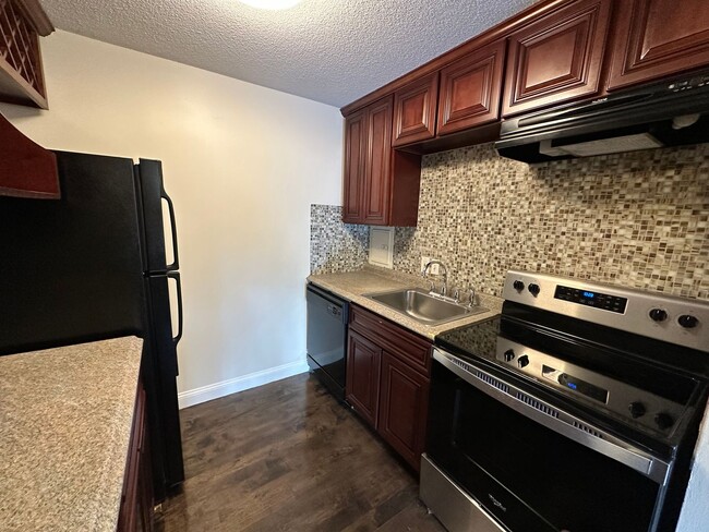 Photo - Large Studio - Balcony - Pool - Close to T Unit 42