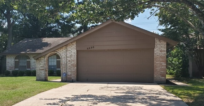 Building Photo - 5226 Moonshadows Dr Rental