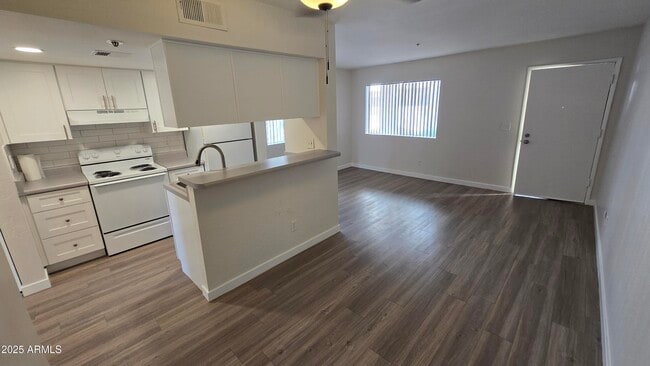 Photo - 12123 W Bell Rd Unit 112