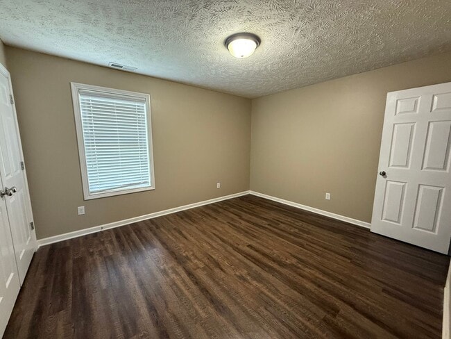 Photo - 201 Cherry Way Unit B