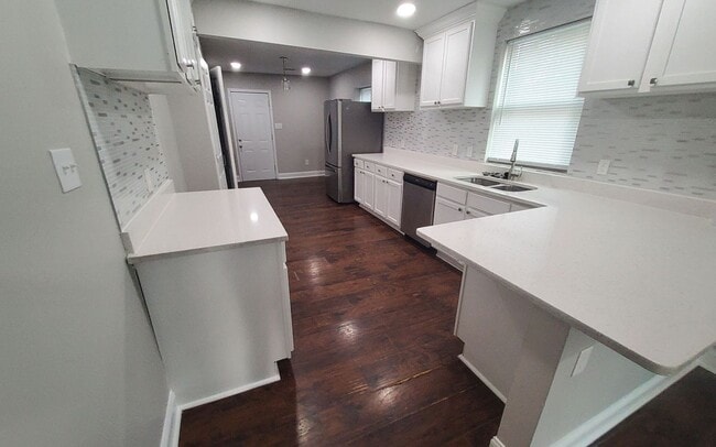 Photo - 203 N Hollywood St