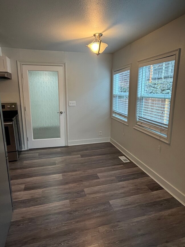 Photo - 7511 37th St W