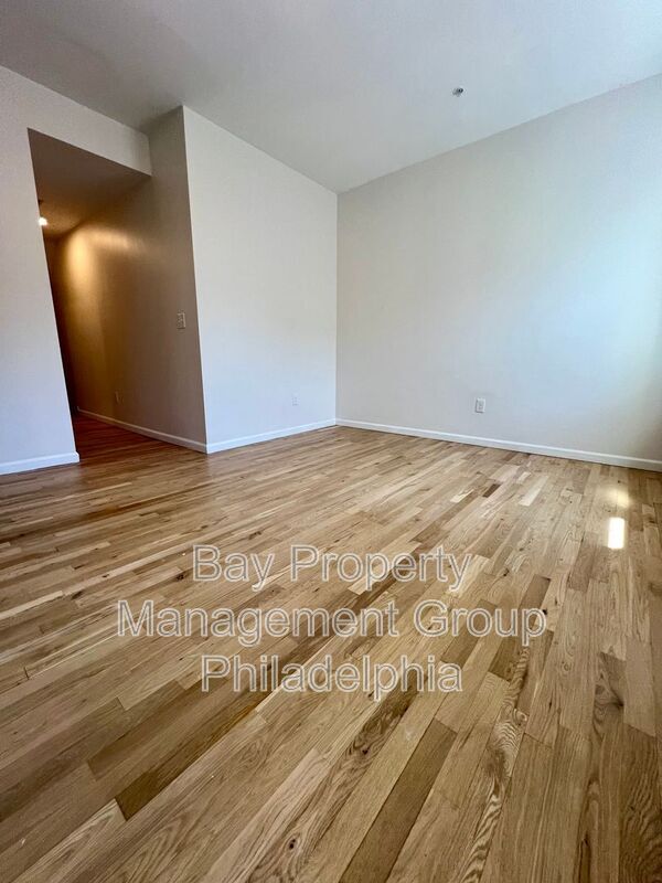 Photo - 2131 Master St Unit 2