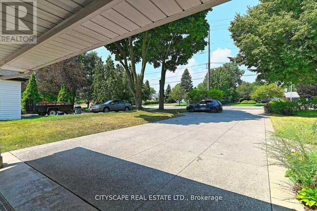 Photo - 354 Plains Rd W