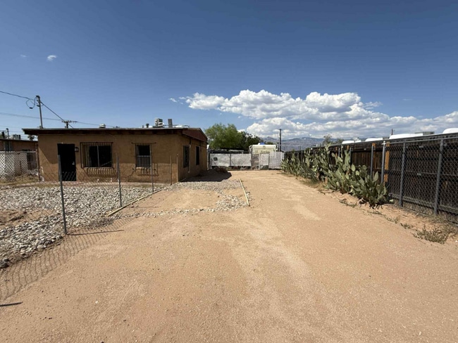 Photo - 5709 E 26th St